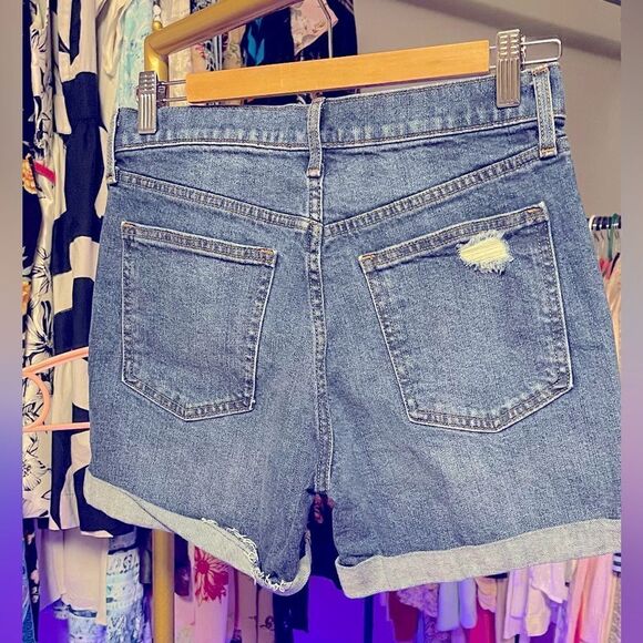 GAP Jean  - Picture 2 of 5